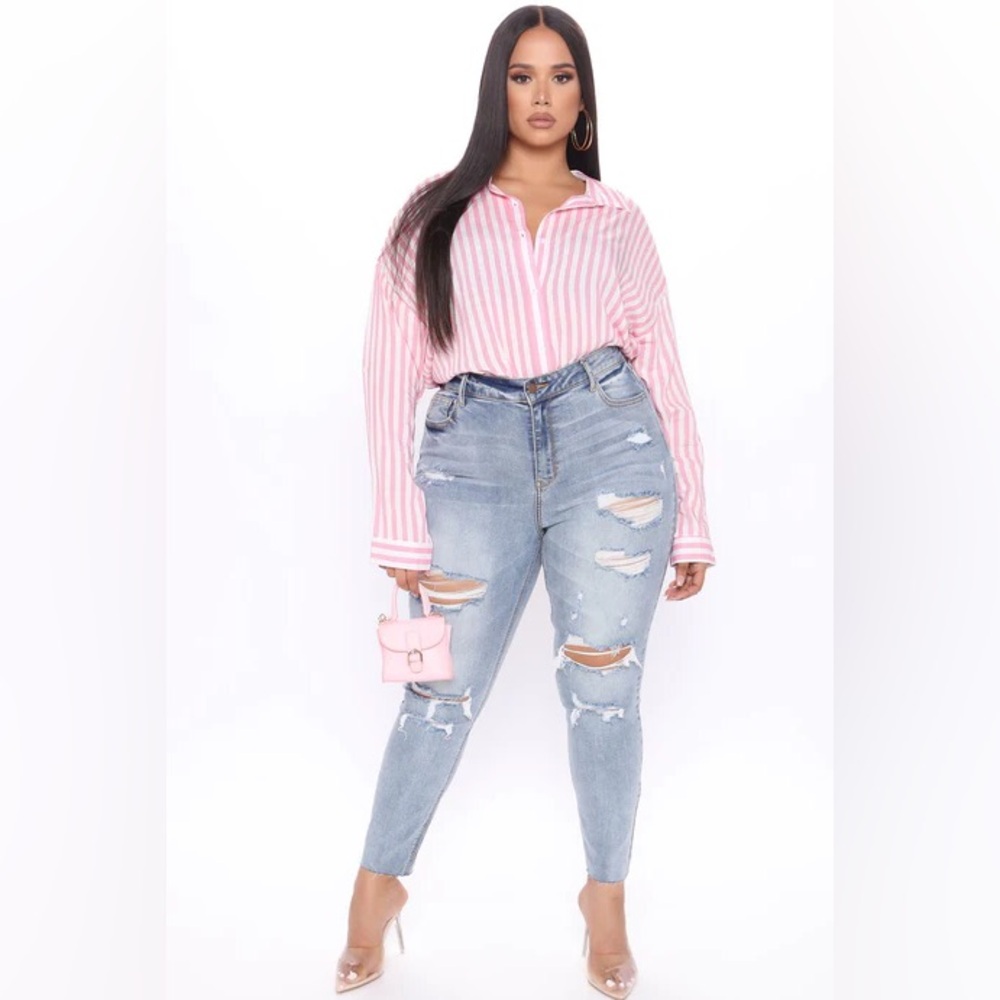 •Playin Games• Pink & White Stripe Relaxed Fit Oversized Long Sleeve Button-Down - Picture 6 of 7